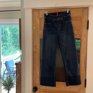 Spanx cropped, flared leg jeans fitted hip/rear.
